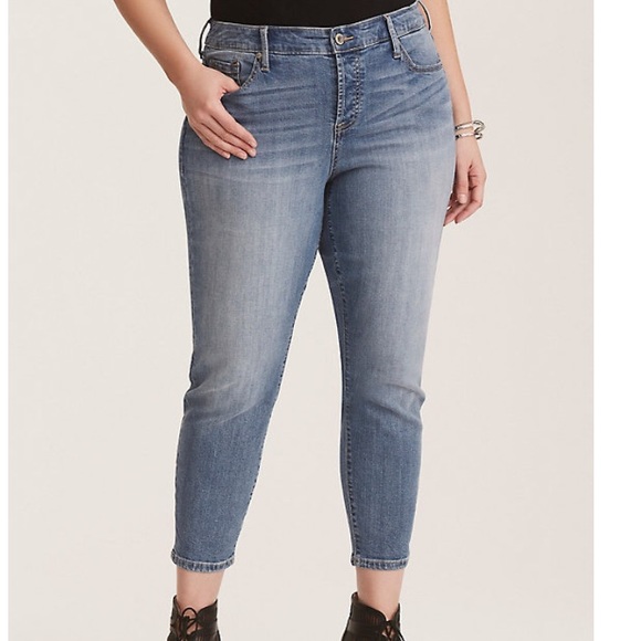 torrid Denim - Torrid Girlfriend light wash jeans size 26